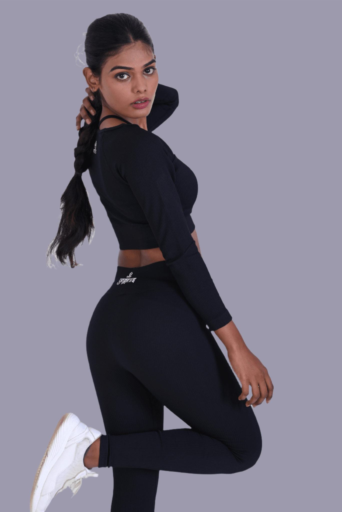 The Winter Bliss Set in Black YOGINIS