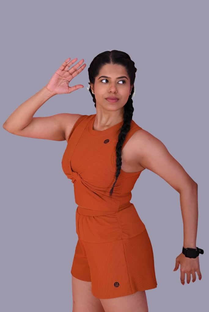 Vianca Yoga Set in Caramel YOGINIS