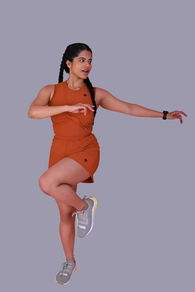 Vianca Yoga Set in Caramel YOGINIS