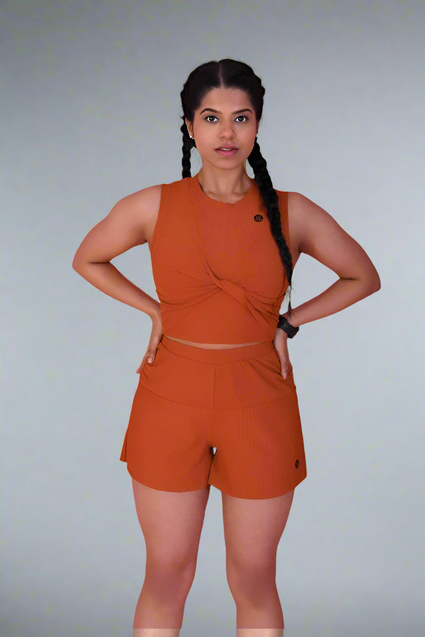 Vianca Yoga Set in Caramel YOGINIS